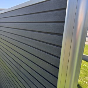 Komposithegn lamelprofil sort